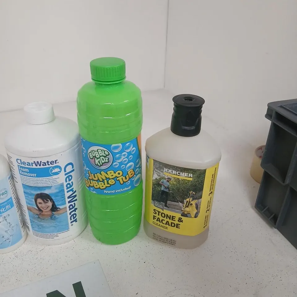 APPROXIMATELY 15 ASSORTED LIQUID BASED PRODUCTS TO INCLUDE; ASSORTED CLEANING PRODUCTS: PERSIL BIO, HG WINDOW CLEANER, CITRUS DEGREASER, 1001 SHAMPOO, CLEARWATER FOAM REMOVER, BUBBLE KIDZ JUMBO BUBBLE