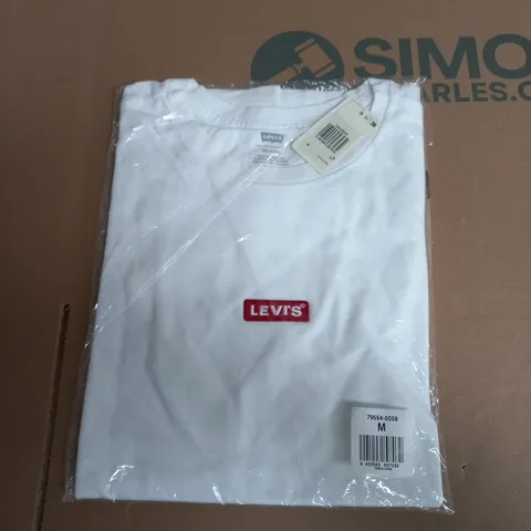 LEVI'S WHITE T‑SHIRT – SIZE M