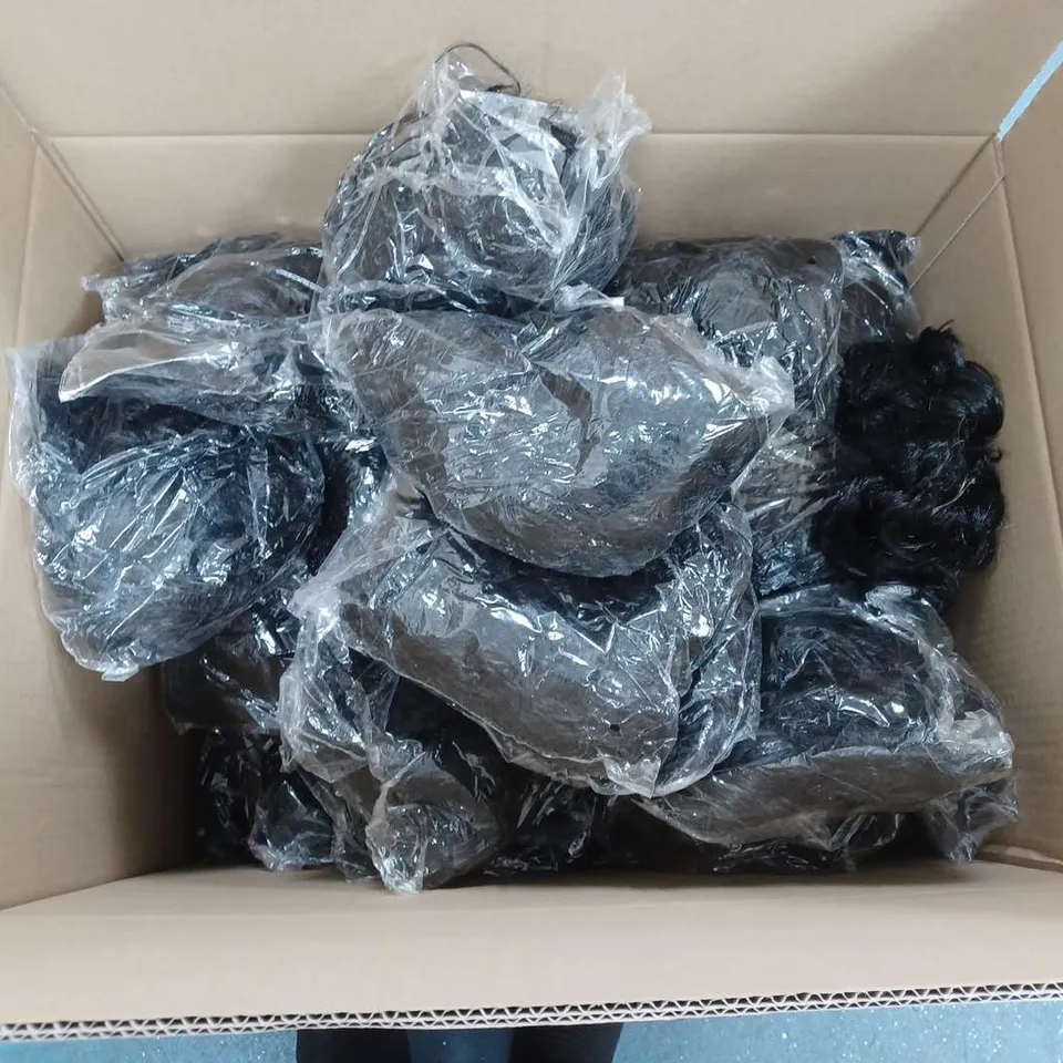 LARGE QUANTITY OF HAIR PIECES ASSORTED COLOURS
