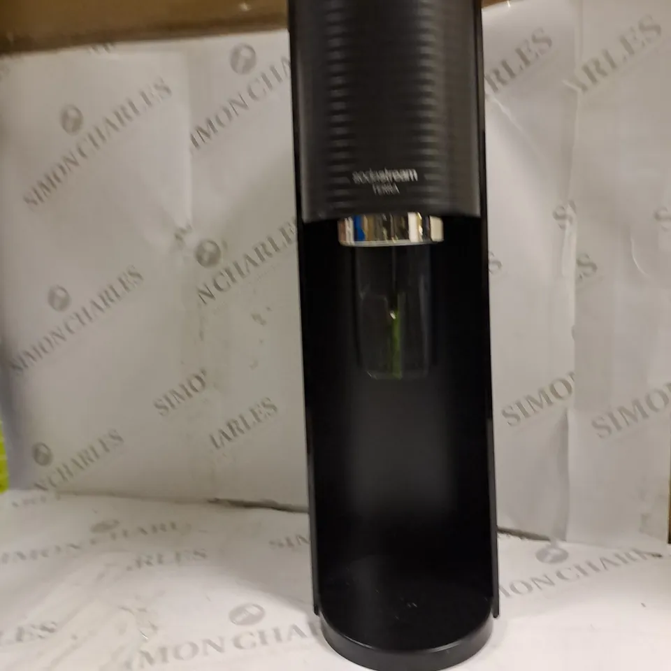 BOXED SODASTREAM SPIRIT ONE TOUCH SPARKLING WATER MAKER