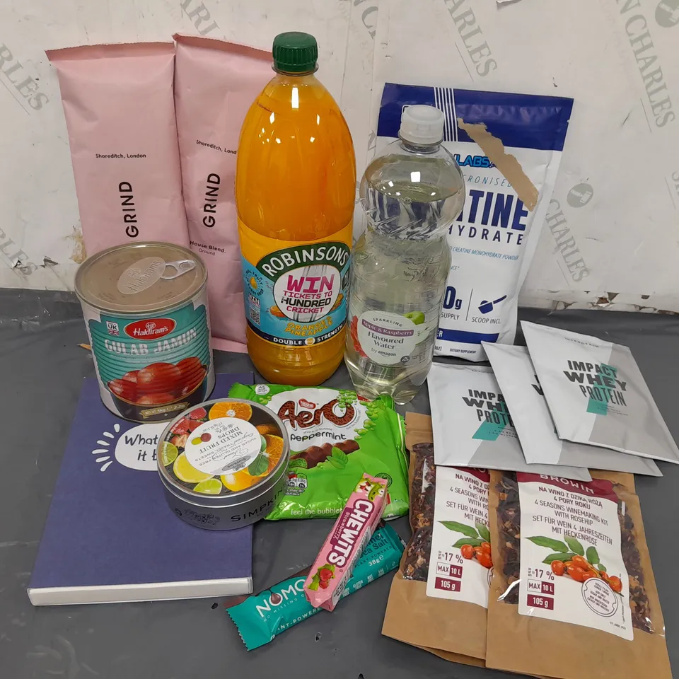 APPROXIMATELY 15 ASSORTED FOOD AND DRINK TO INCLUDE CLN LABS CREATINE MONOHYDRATE POWDER, GRIND HOUSE BLEND GROUND COFFEE, MYPROTEIN IMPACT WHEY PROTEIN  