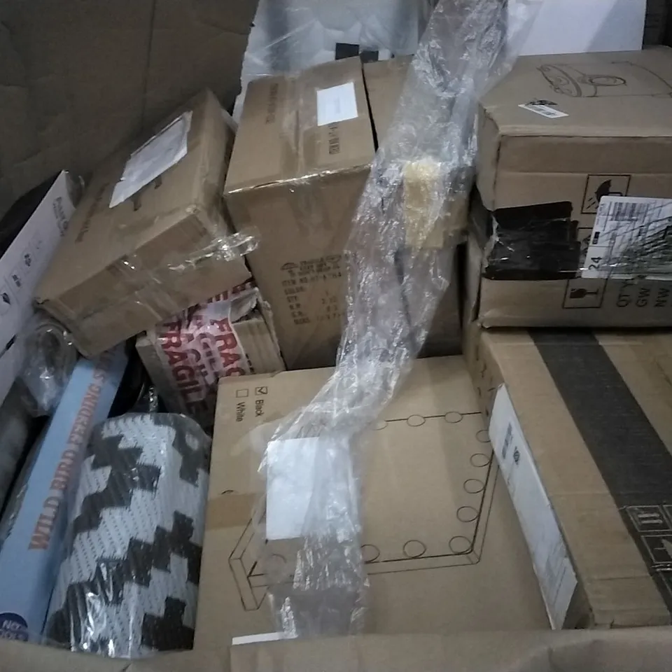 PALLET OF ASSORTED ITEMS INCLUDING DUPRAY MULTIUSER STEAM CLEANER, PHI VILLA FOLDABLE METAL SIDE TABLE, COZEEMAX, FLOWCLEAR, SMART MONITER LIGHT BAR, WILD BIRD FEEDING STATION