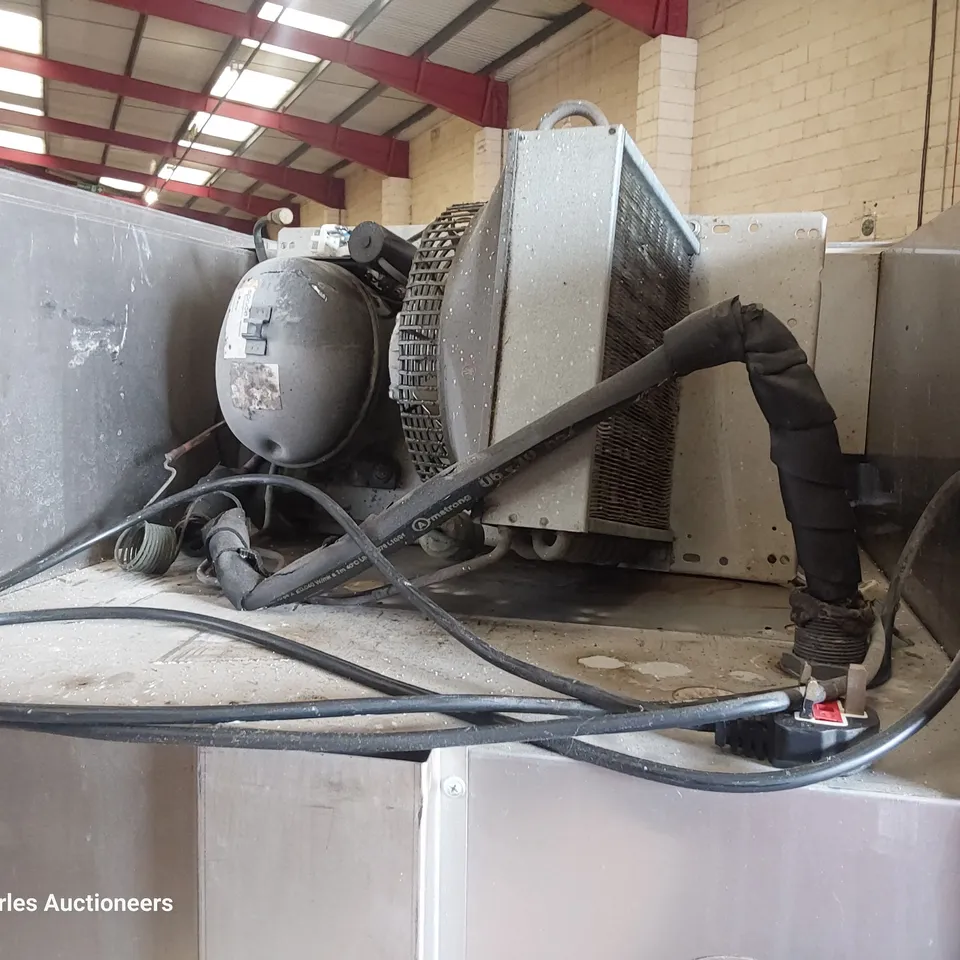 COMMERCIAL TALL SINGLE DOOR FRIDGE