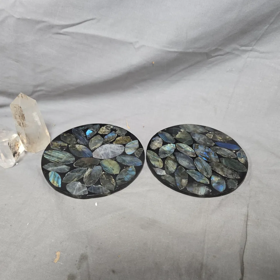 TOTE OF APPROXIMATELY 8 ASSORTED COASTERS AND CRYSTALS