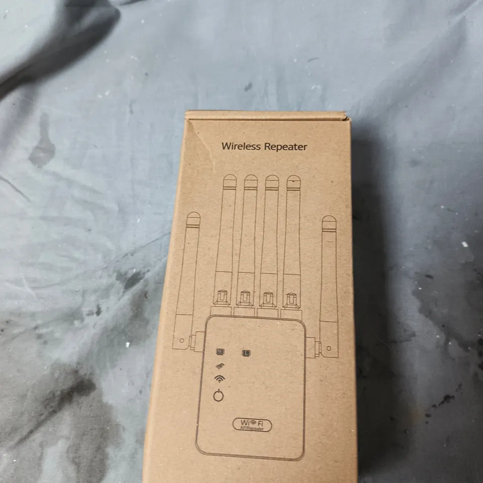 BOX OF APPROXIMATELY 20 ASSORTED HOUSEHOLD ITEMS INCLUDING WIRELESS REPEATER , LAVENDER HEAT PACK AND FAMILY ORGANISER 