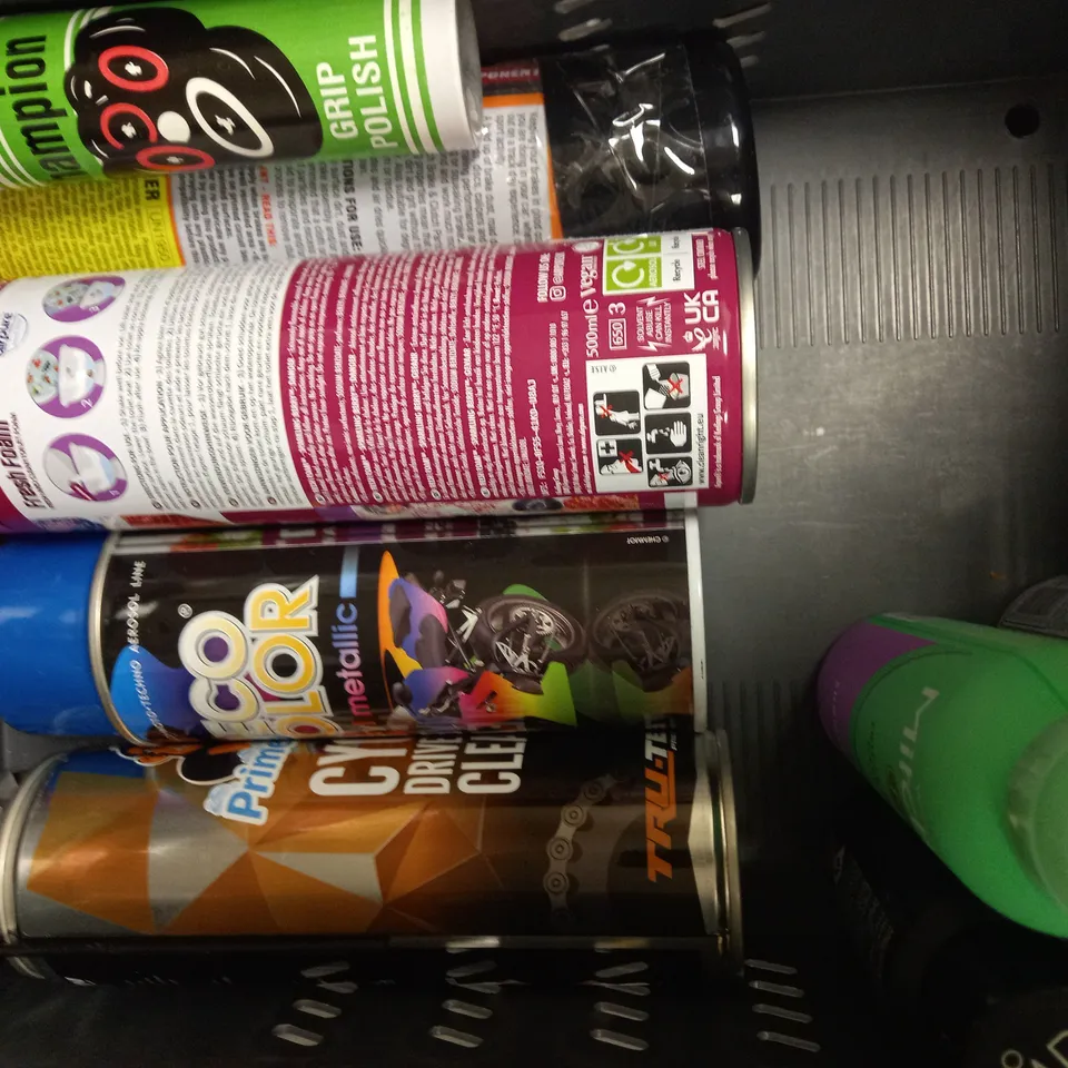 LOT OF APPROXIMATELY 16 ASSORTED AEROSOLS, TO INCLUDE LINEMARKER, MINOXIDIL, FILTER CLEANING KIT, ETC - COLLECTION ONLY 