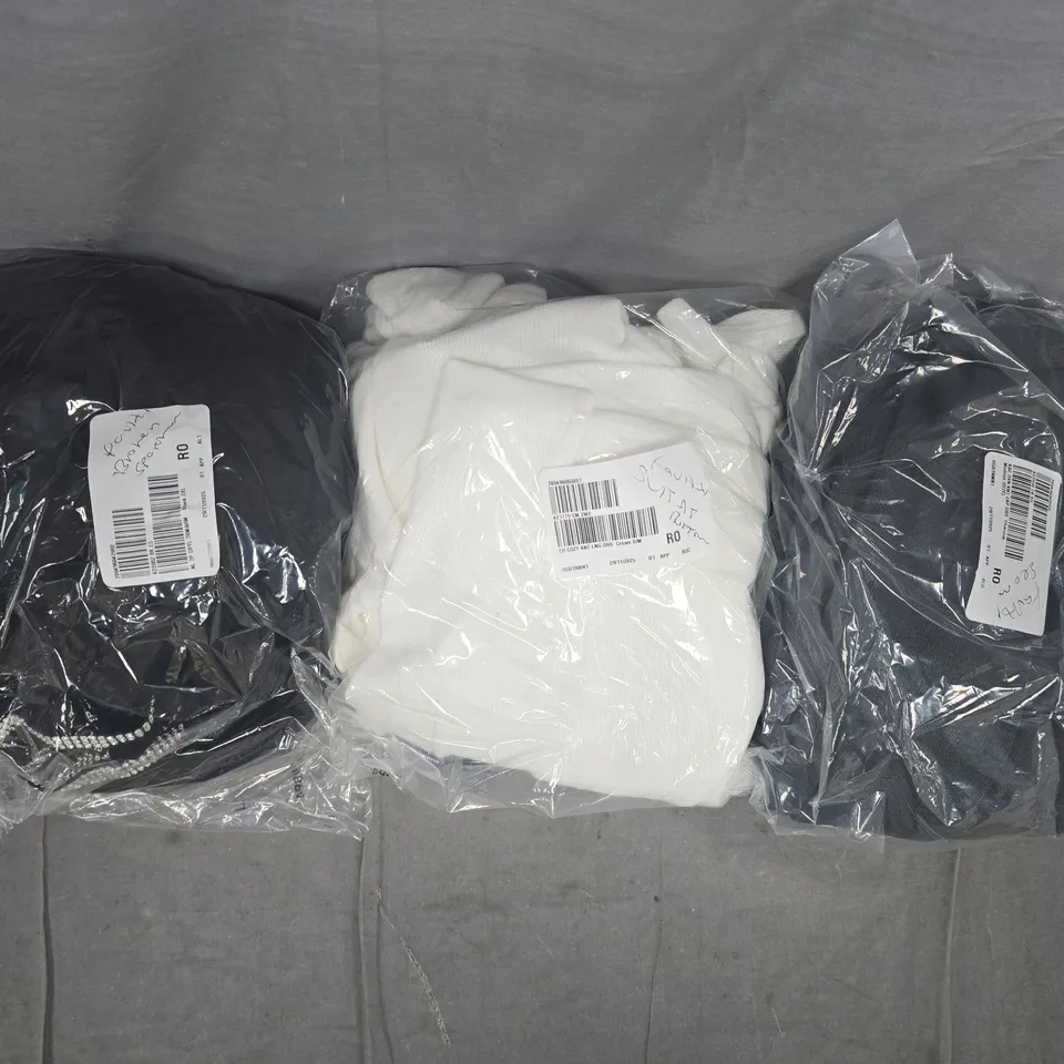 BOX OF APPROXIMATELY 12  ASSORTED CLOTHING AND FASHION ITEMS IN VARIOUS STYLES, SIZES, AND COLOURS - COLLECTION ONLY