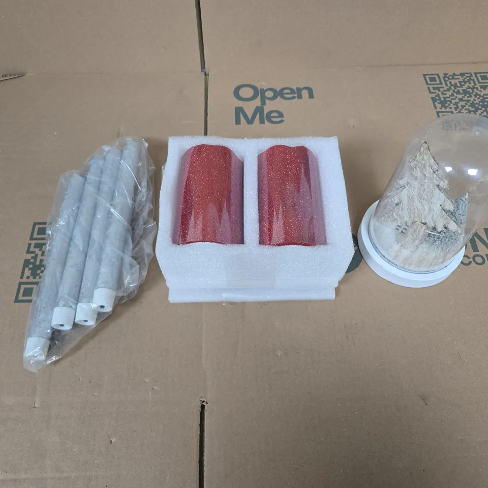 LARGE QUANTITY OF ASSORTED ITEMS TO INCLUDE ELECTRIC CANDLES, RED GLITTER CHRISTMAS CANDLES, SNOW GLOBE , ETC - COLLECTION ONLY