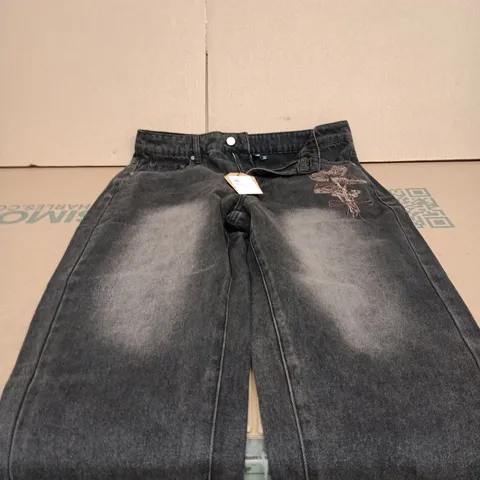 DISTURBIA VALERIA FLORAL MOTH EMBROIDED MOM JEANS W30 TAGGED