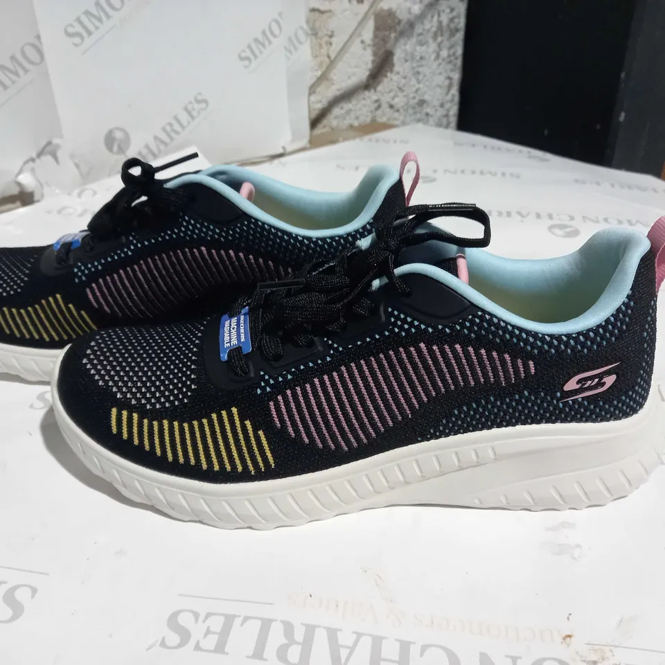 SKECHERS BOBS MEMORY FOSM TRAINERS - UK 6.5