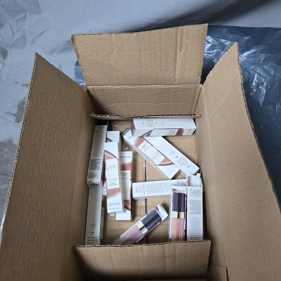 APPROXIMATELY 10 ASSORTED LAURA GELLER MAKE UP PRODUCTS BOXED