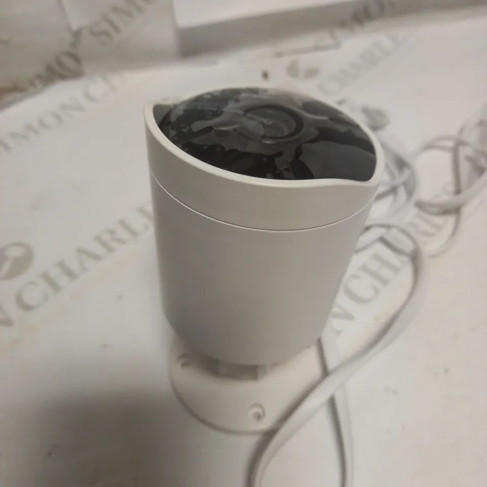 KAMI WIRED OUTDOOR IP CAMERA IN WHITE