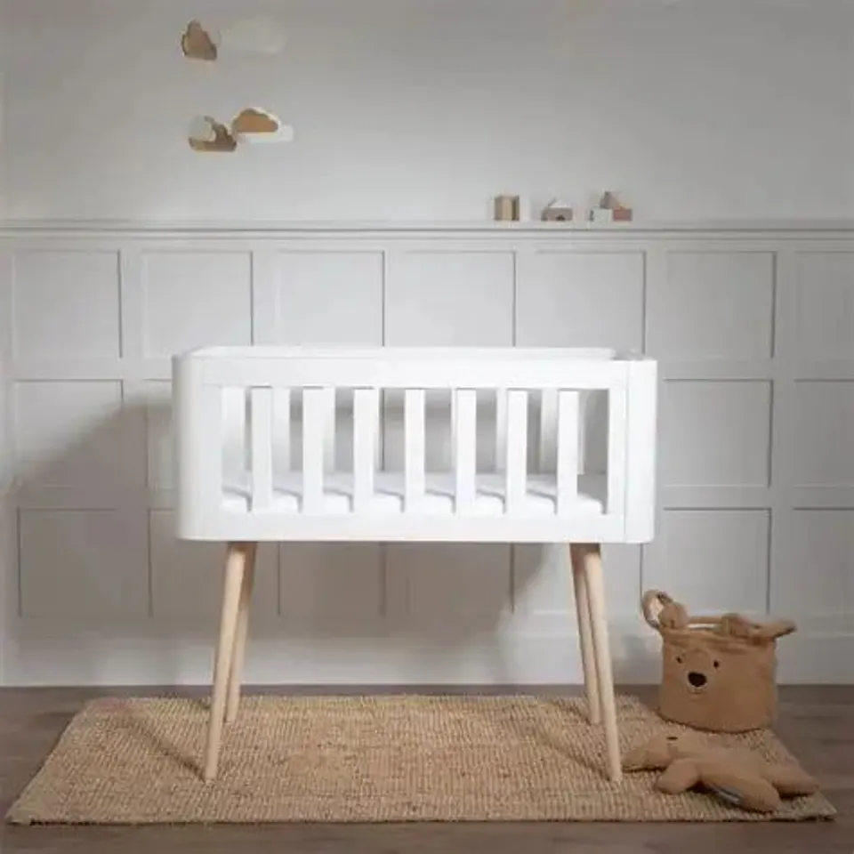BRAND NEW CUDDLE CO TROLL RETRO CRIB - WHITE / WAX - 1 BOX