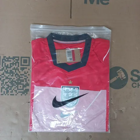 BAGGED NIKE ENGLAND FOOTBALL JERSEY IN RED SIZE LARGE