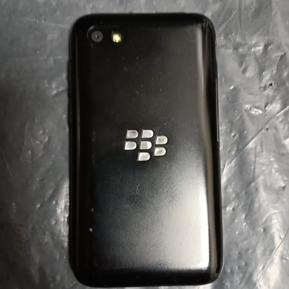 BLACKBERRY Q5 SMARTPHONE