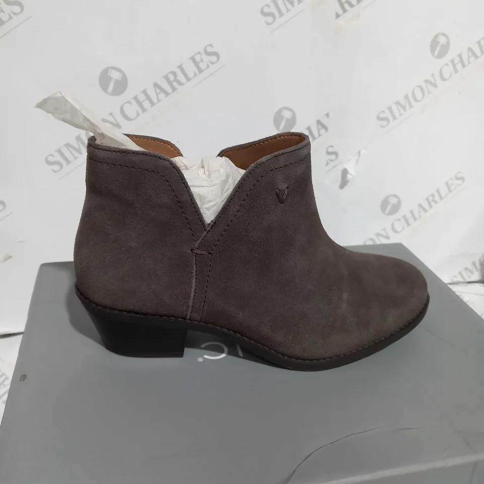 BRAND NEW VIONIC FELICITY LIV GREIGE SHOES - SIZE 4