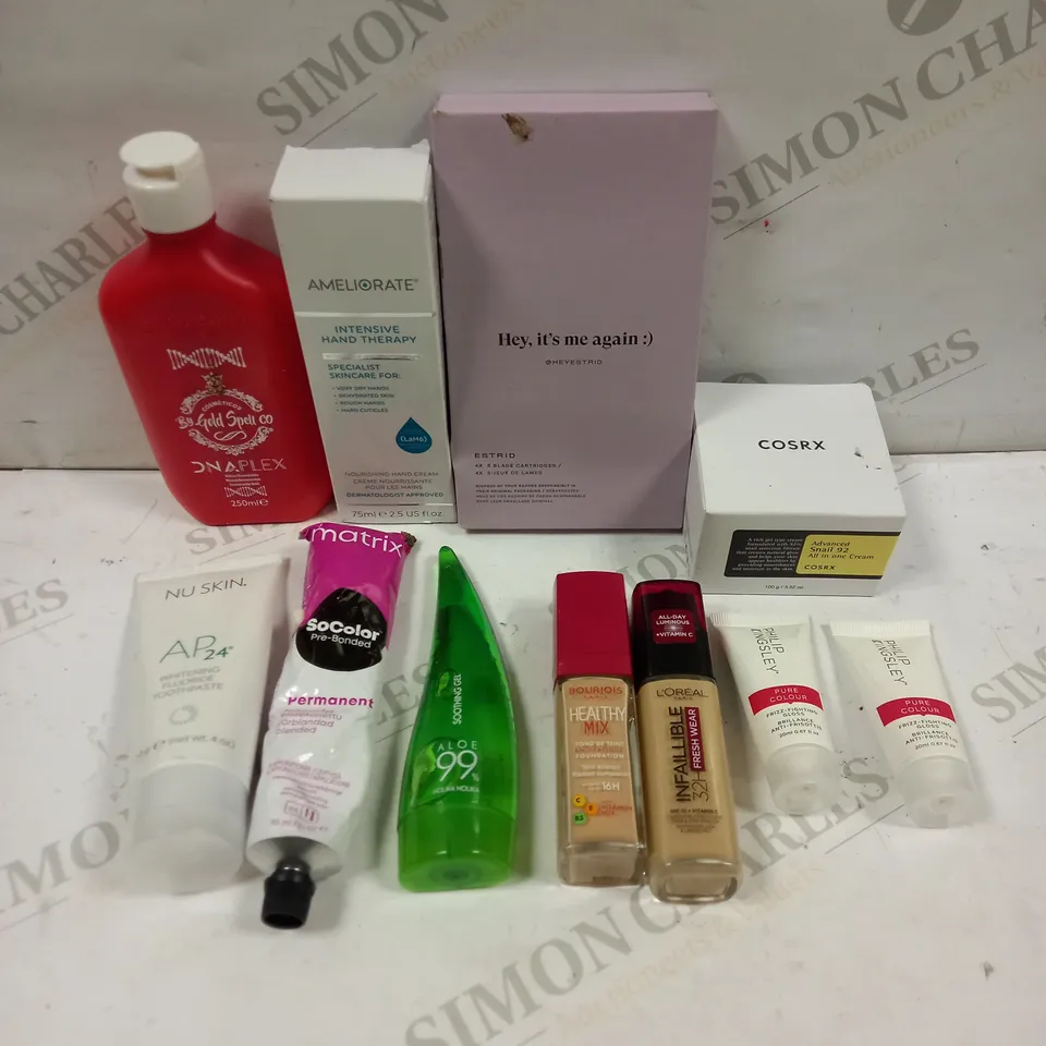 BOX OF APPROXIMATELY 25 ASSORTED HEALTH & BEAUTY PRODUCTS TO INCLUDE COSRX SNAIL 92 CREAM, NU SKIN AP24 TOOTHPASTE, AMELIORATE INTENSE HAND THERAPY ETC 