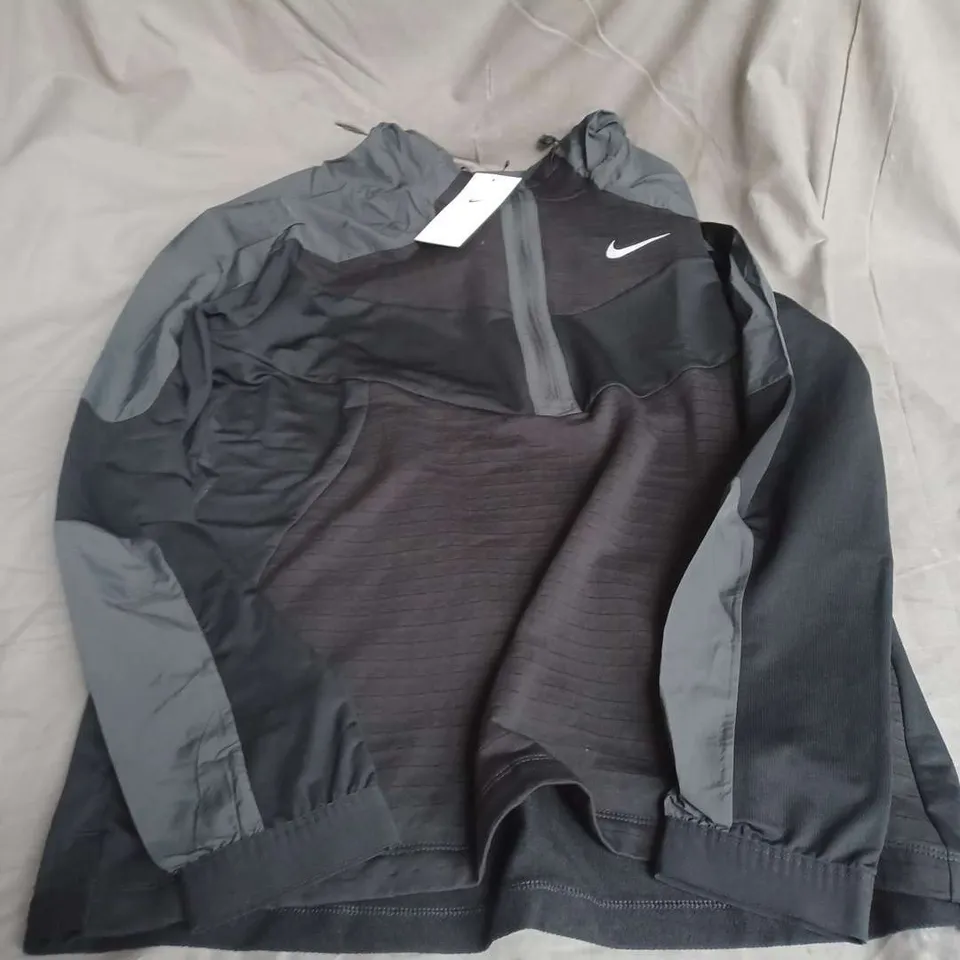 NIKE HOODED 1/4 ZIP RUNNING TOP IN BLACK SIZE L