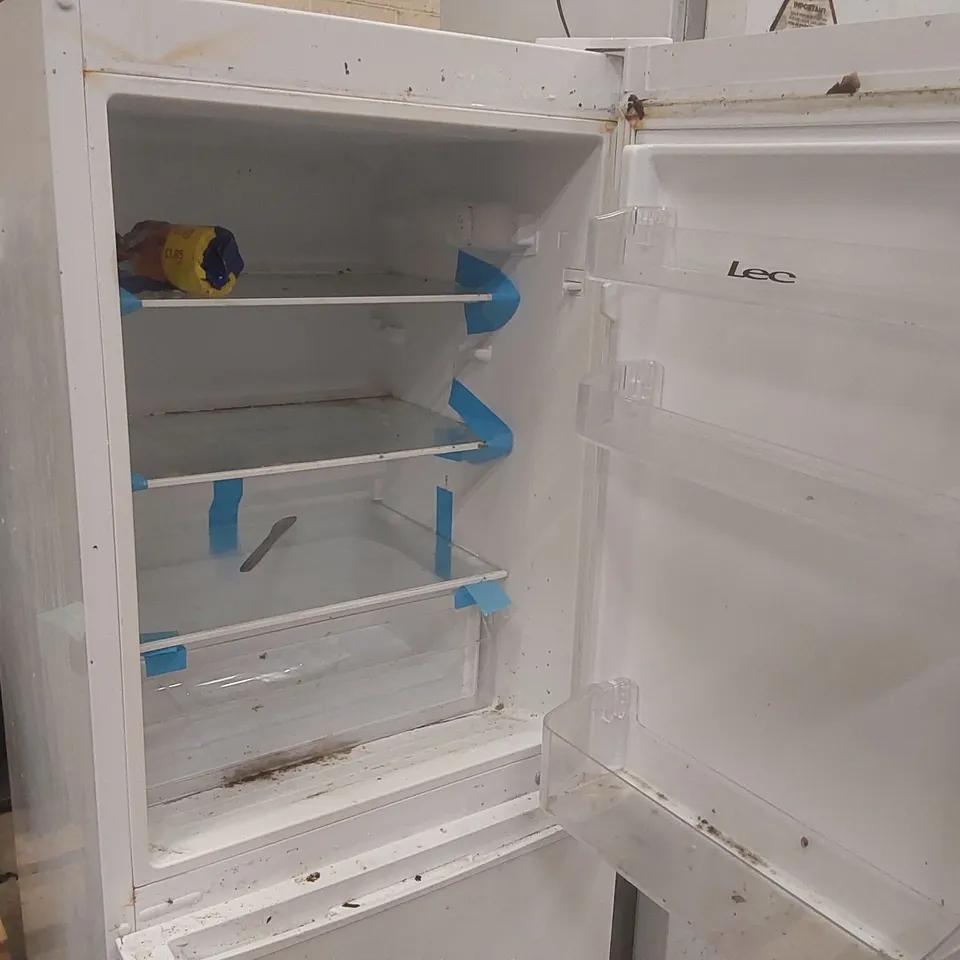 LEC FREESTANDING FRIDGE FREEZER