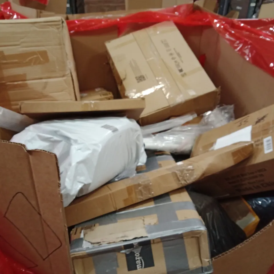PALLET OF ASSORTED HOUSEHOLD GOODS AND PRODUCTS TO INCLUDE;MIRROR, CEILING LIGHT, CHRISTMAS TREE