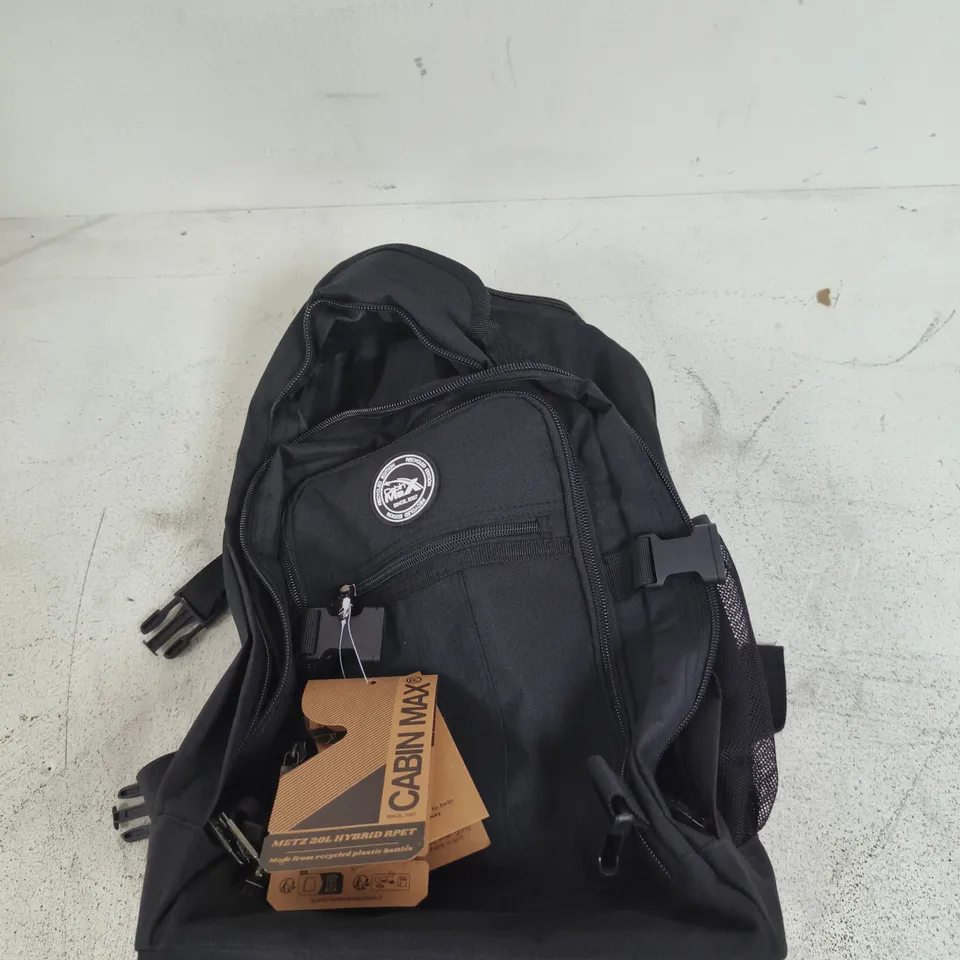 CABIN MAX METZ 28L HYBRID RPET BACKPACK – BLACK