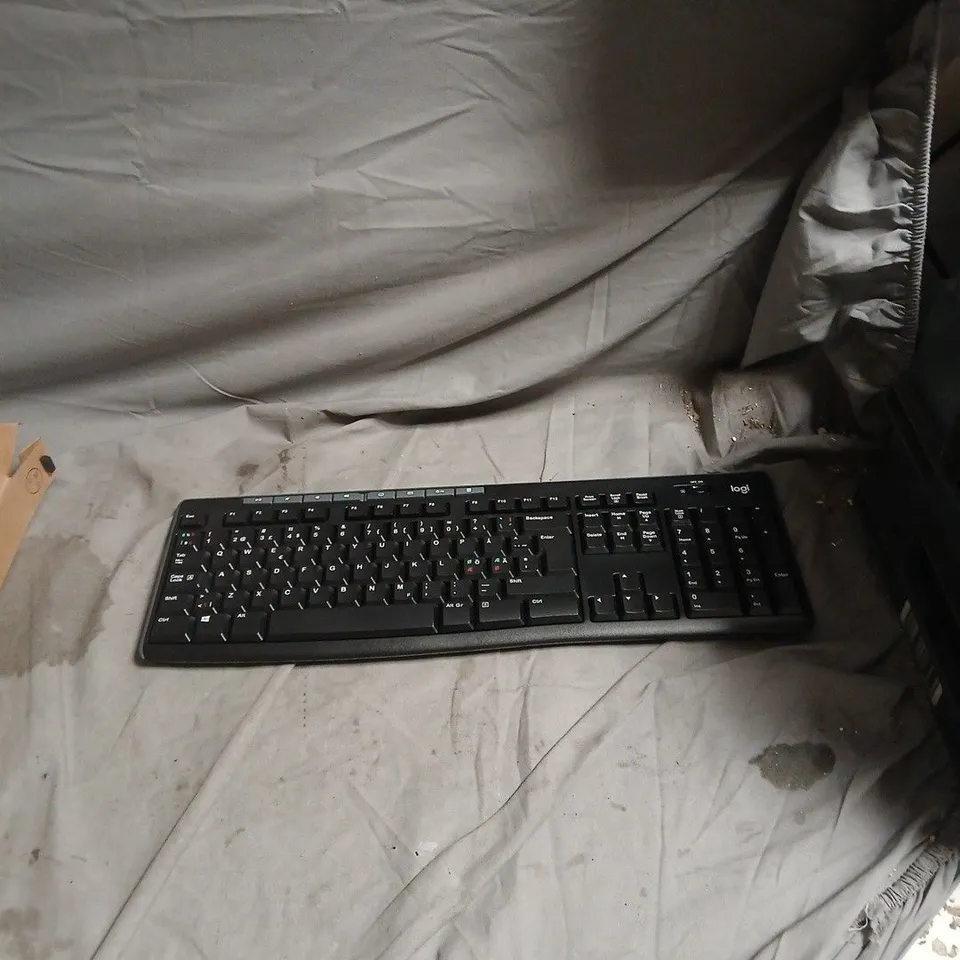 BOX OF APPROXIMATELY 11 LOGITECH MK270 WIRELESS KEYBOARDS