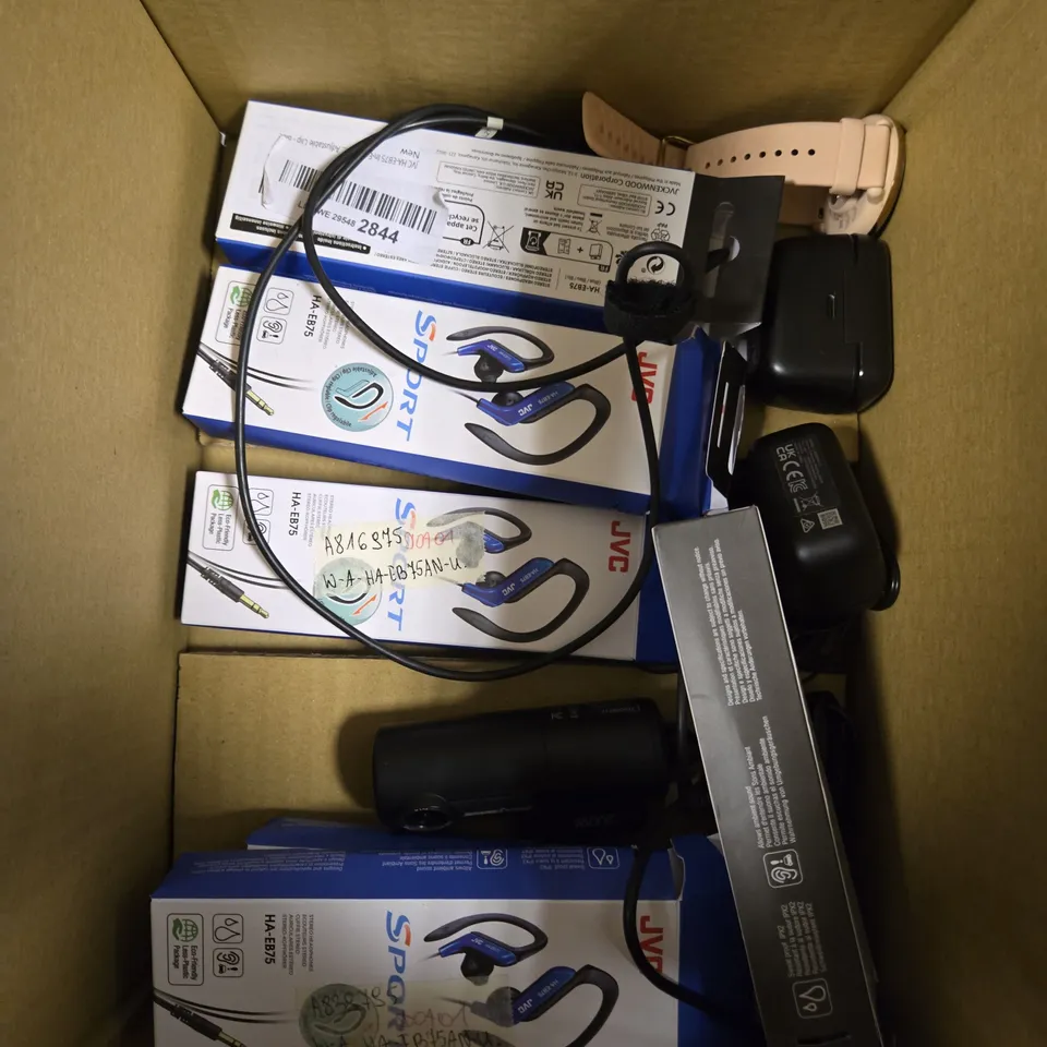 APPROXIMATELY 10 ASSORTED ELECTRICAL PRODUCTS TO INCLUDE EARPHONES, DASH CAM, SMART WATCH 