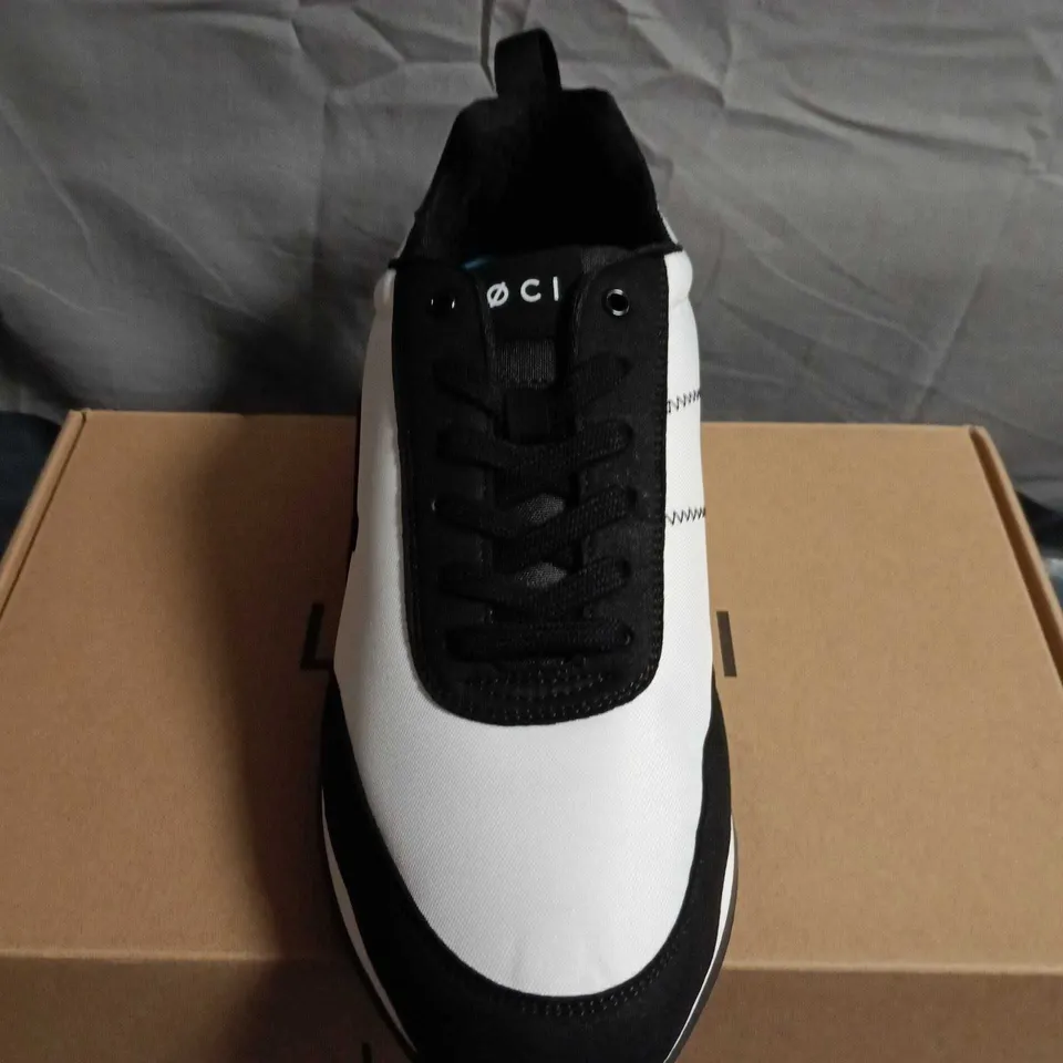 BOXED PAIR OF LØCI SNEAKERS – SIZE 43