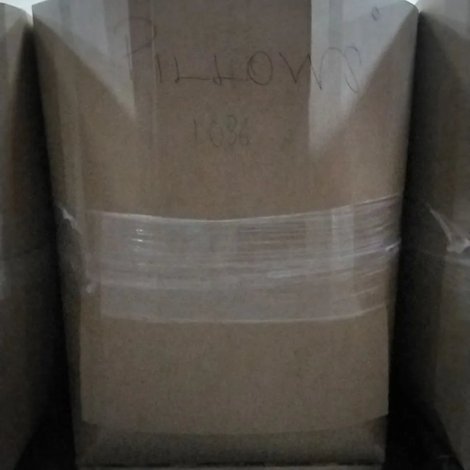 PALLET CONTAINING ASSORTED PILLOWS 