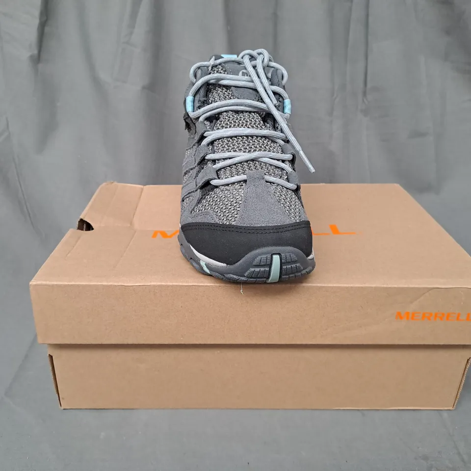 BOXED PAIR OF MERRELL ALVERSTONE MID GTX SHOES IN GREY UK SIZE 5