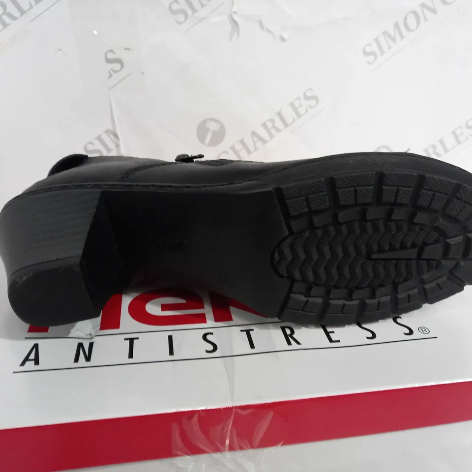 BOXED PAIR OF RIEKER ANTISTRESS BOOT BLACK SIZE 6