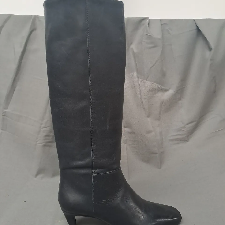 BOXED PAIR OF REFORMATION SQUARE TOE LOW HEEL KNEE-HIGH BOOTS IN BLACK SIZE 6