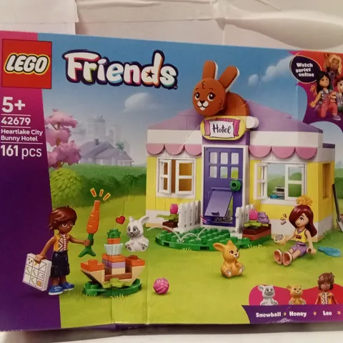 BOXED LEGO FRIENDS HEARTLAKE CITY BUNNY HOTEL – 42679 (161 PIECES)