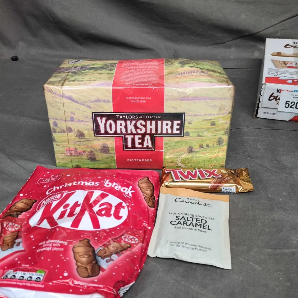 APPROXIMATELY 10 ASSORTED FOOD AND DRINK ITEMS TO INCLUDE YORKSHIRE TEA TEABAGS, KITKAT CHOCOLATES AND HOTEL CHOCOLAT CARAMEL FLAKES