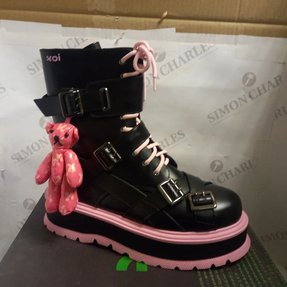 KOI VEGAN FRIEND FROM MY DREAMS TEDDY BEAR BOOTS - BLACK/PINK SIZE 10