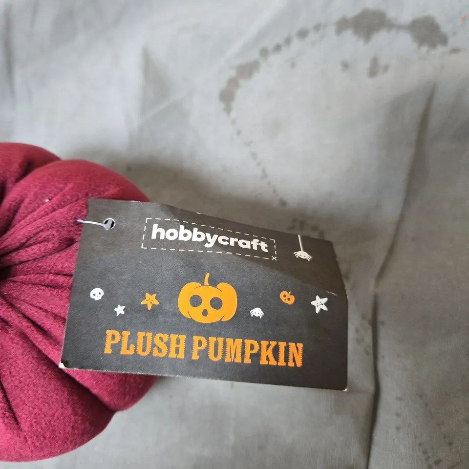 BOX OF APPROXIMATELY 200 HOBBYCRAFT PLUSH PUMPKIN DECORATIONS – PURPLE