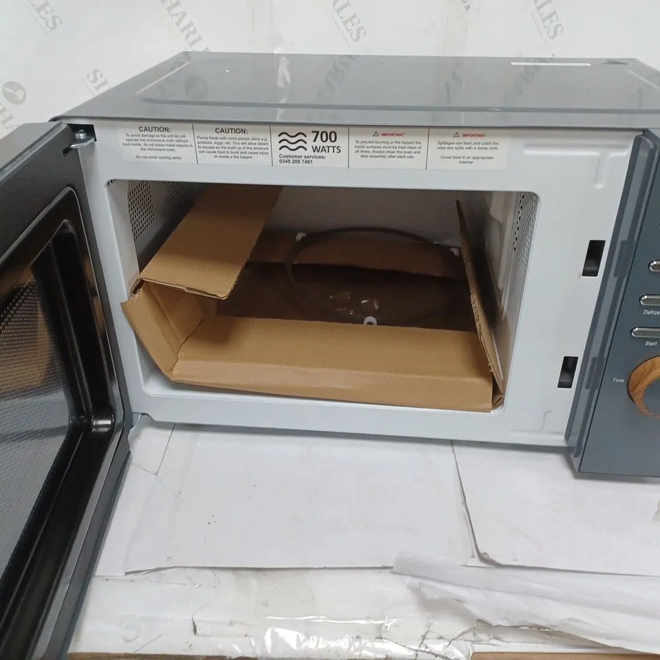 RUSSELL HOBBS EASI DIGITAL MICROWAVE - BOXED RRP £105