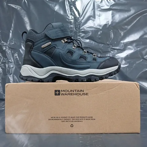 BOXED PAIR OF MOUNTAIN WAREHOUSE ADVENTURER WOMEN'S WATERPROOF ADAPTIVE WALKING BOOTS IN RUSTIC BLACK SIZE UK 6