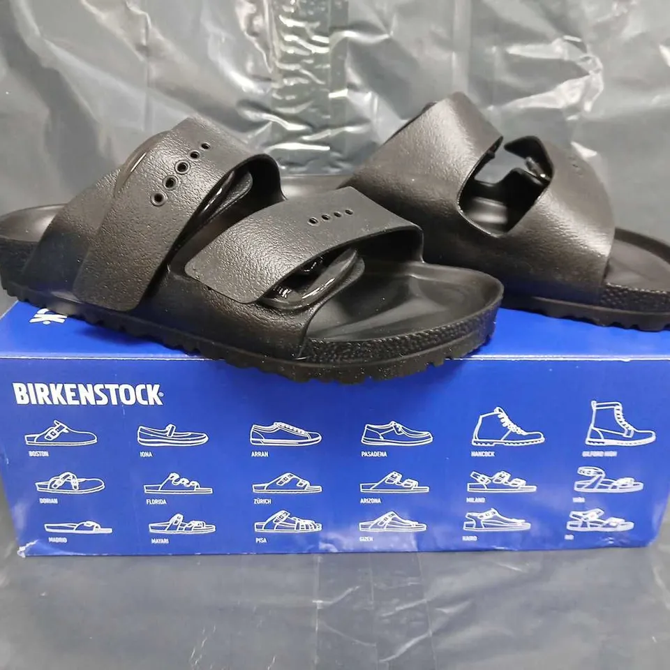 BOXED PAIR OF BIRKENSTOCK ARIZONA BIG BUCKLE EVA SANDALS IN BLACK SIZE UK 4.5