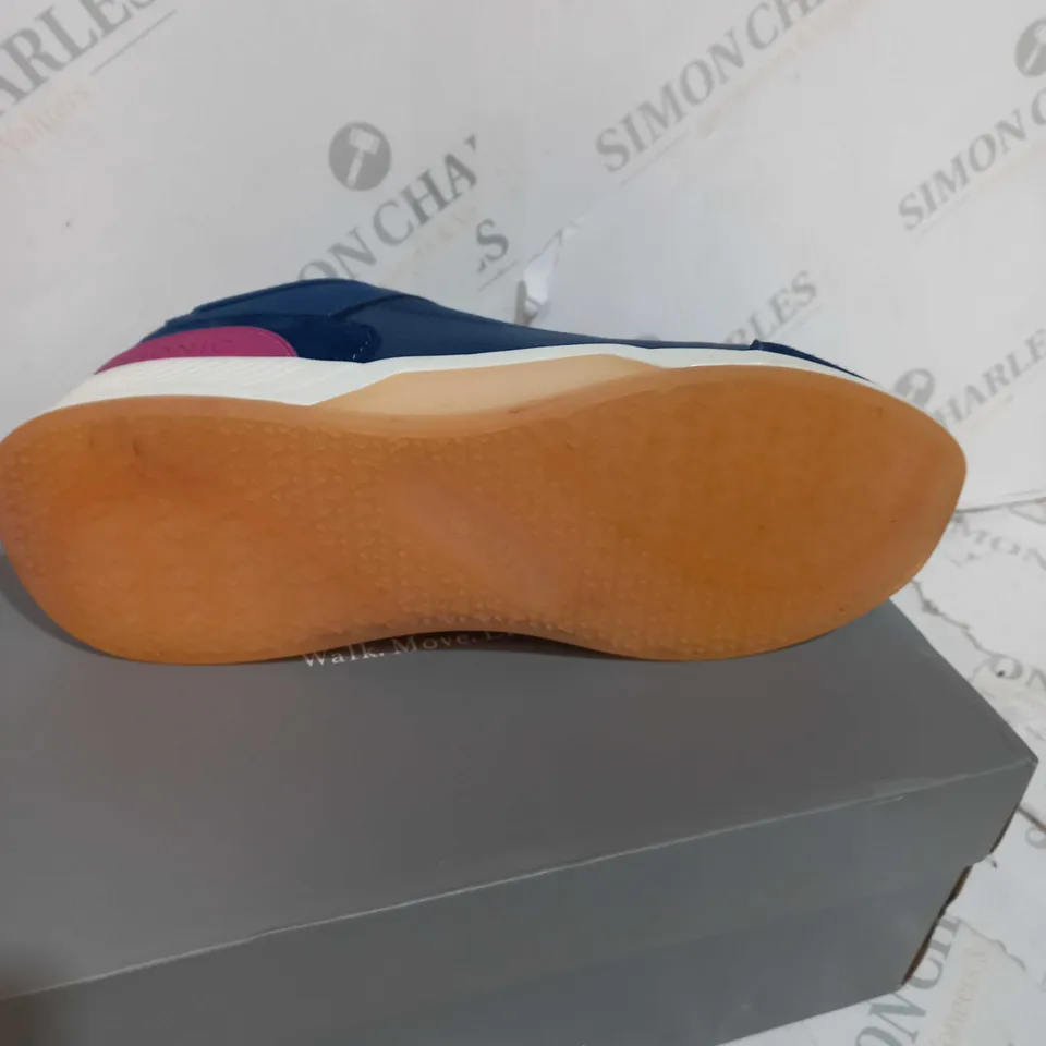 BOXED VONIC FEARLESS DARK BLUE TRAINERS - UK SIZE 4