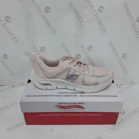 PAIR OF SKECHERS TRAINERS IN PALE PINK SIZE 7