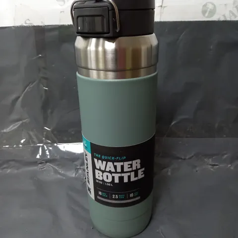 STANLEY QUICK-FLIP WATER BOTTLE IN SLATE 1.06L