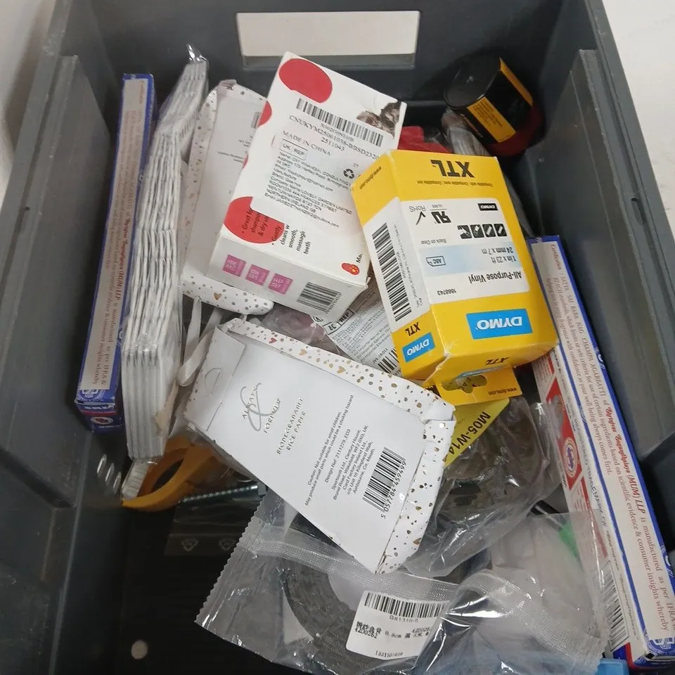 BOX OF APPROXIMATELY 15 ASSORTED HOUSEHOLD ITEMS TO INCLUDE WEDDING CONFETTI, DYMO ALL PURPOSE VINYL AND INCENSE STICKS