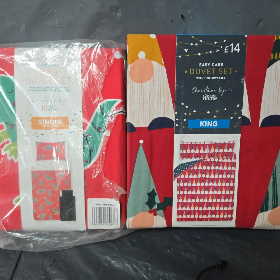 APPROXIMATELY 10 ASSORTED BEDDING ITEMS TO INCLUDE DUVETS - COLLECTIONS ONLY