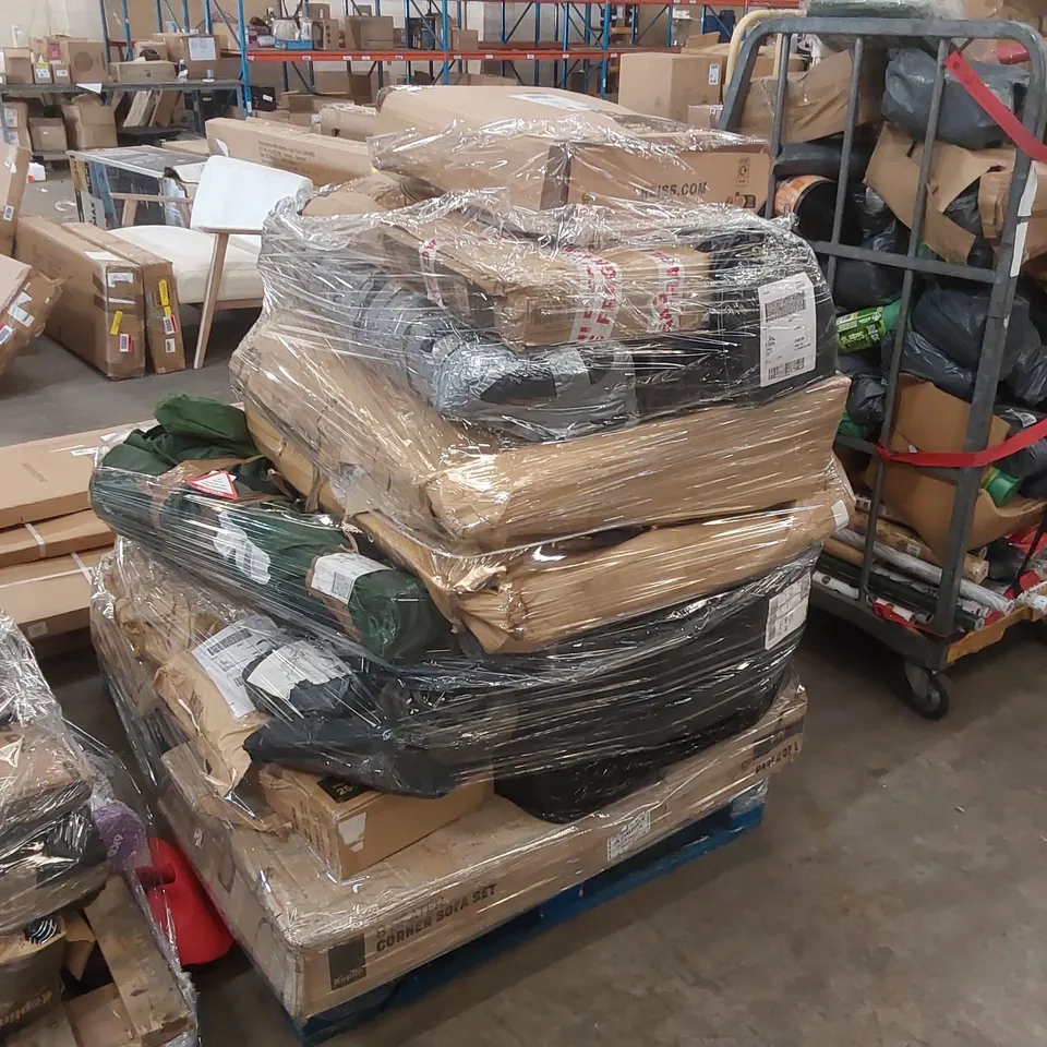 PALLET CONTAINING A LARGE ASSORTMENT OF CONSUMER PRODUCTS INCLUDING: RATTAN SOFA PARTS, PARASOL BASE, CAMPING CHAIRS ECT