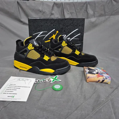 BOXED PAIR OF AIR JORDANS 4 RETRO UK 9,5 BLACK/WHITE/YELLOW 