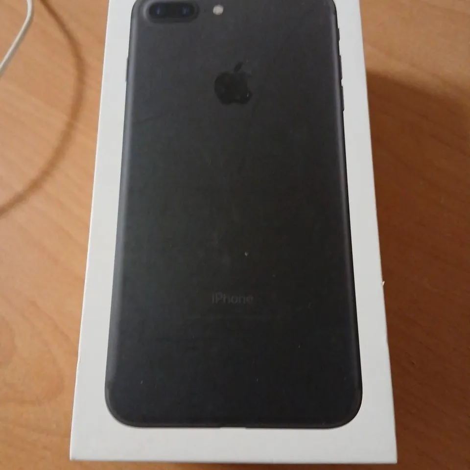 APPLE IPHONE 7 PLUS – BLACK – 128GB