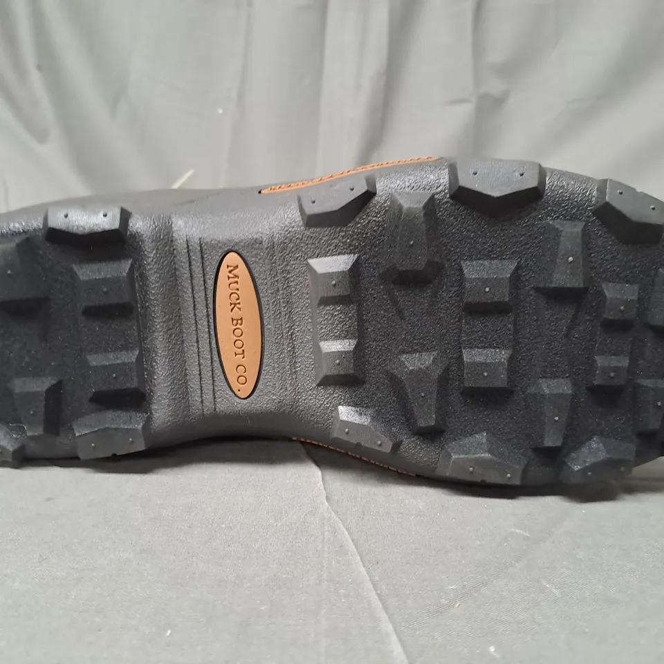 BOXED PAIR OF MUCK WETLAND XF HUNTING BOOTS IN BROWN UK SIZE 8