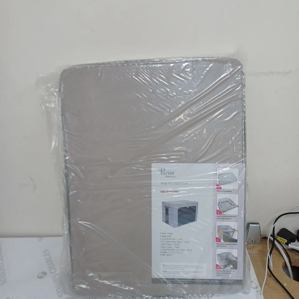 3 LARGE STORING SOLUTIONS 