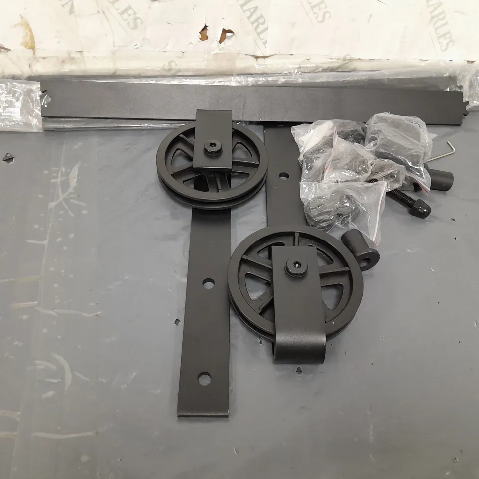 SLIDING BARN DOORS HARDWARE